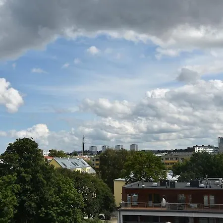 Kahe Magamistoaga Ja Suure Elutoaga 3-toaline Korter Vaatega Tallinna Aerikeskusele * Tallinn