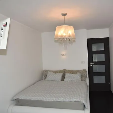 Apartment Kahe Magamistoaga Ja Suure Elutoaga 3-toaline Korter Vaatega Tallinna Aerikeskusele Tallinn