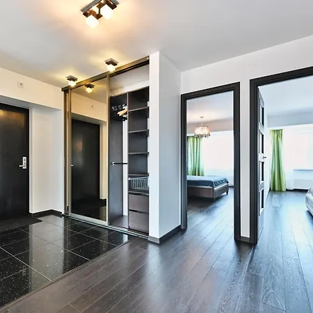 Kahe Magamistoaga Ja Suure Elutoaga 3-toaline Korter Vaatega Tallinna Aerikeskusele Apartamento *