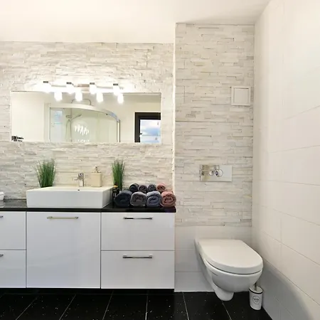 Kahe Magamistoaga Ja Suure Elutoaga 3-toaline Korter Vaatega Tallinna Aerikeskusele Apartment Tallinn