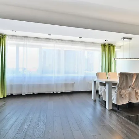 Kahe Magamistoaga Ja Suure Elutoaga 3-toaline Korter Vaatega Tallinna Aerikeskusele Apartamento Tallin