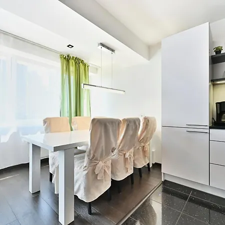 Kahe Magamistoaga Ja Suure Elutoaga 3-toaline Korter Vaatega Tallinna Aerikeskusele טאלין