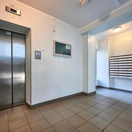 Kahe Magamistoaga Ja Suure Elutoaga 3-toaline Korter Vaatega Tallinna Aerikeskusele טאלין