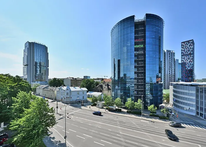 Kahe Magamistoaga Ja Suure Elutoaga 3-toaline Korter Vaatega Tallinna Aerikeskusele * 탈린