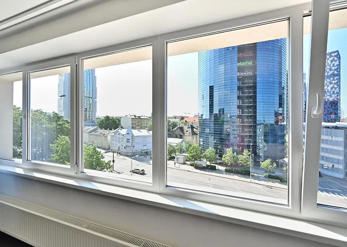 Kahe Magamistoaga Ja Suure Elutoaga 3-toaline Korter Vaatega Tallinna Aerikeskusele * 탈린