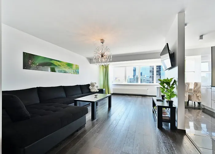 Kahe Magamistoaga Ja Suure Elutoaga 3-toaline Korter Vaatega Tallinna Aerikeskusele Apartment