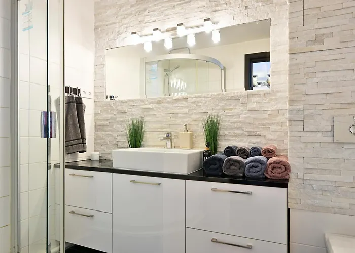 Kahe Magamistoaga Ja Suure Elutoaga 3-toaline Korter Vaatega Tallinna Aerikeskusele Apartment *