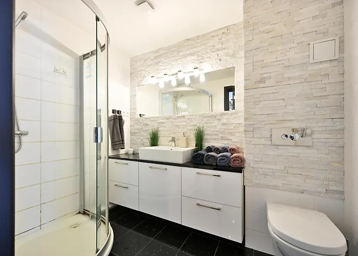 아파트 Kahe Magamistoaga Ja Suure Elutoaga 3-toaline Korter Vaatega Tallinna Aerikeskusele *