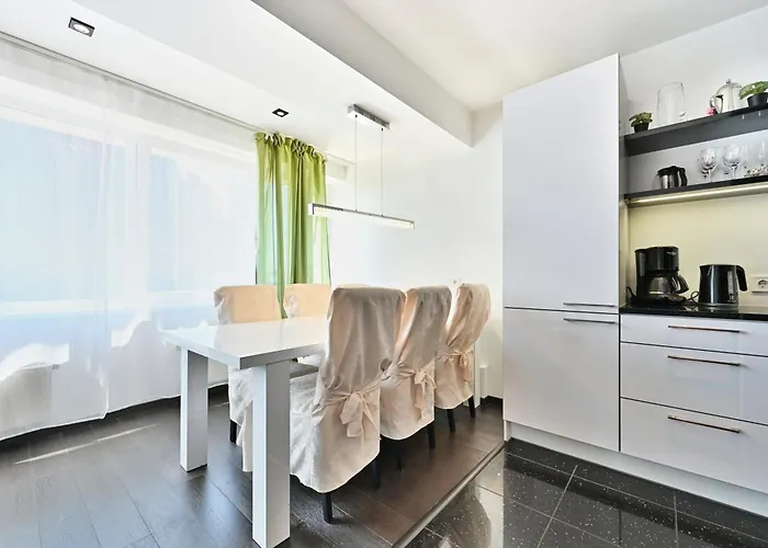 Kahe Magamistoaga Ja Suure Elutoaga 3-toaline Korter Vaatega Tallinna Aerikeskusele Tallinn