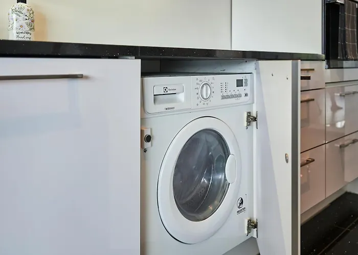 아파트 Kahe Magamistoaga Ja Suure Elutoaga 3-toaline Korter Vaatega Tallinna Aerikeskusele *