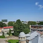 Kahe Magamistoaga Ja Suure Elutoaga 3-toaline Korter Vaatega Tallinna Aerikeskusele Apartamento *