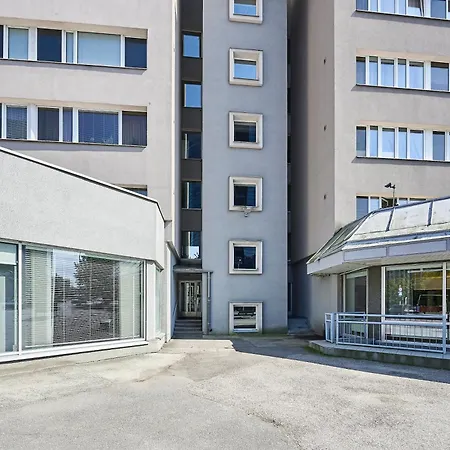 Lejlighed Kahe Magamistoaga Ja Suure Elutoaga 3-toaline Korter Vaatega Tallinna Aerikeskusele *