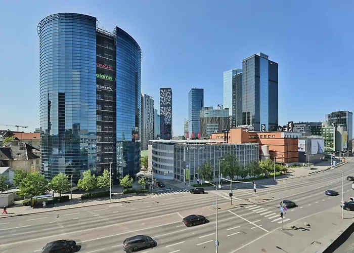 Kahe Magamistoaga Ja Suure Elutoaga 3-toaline Korter Vaatega Tallinna Aerikeskusele