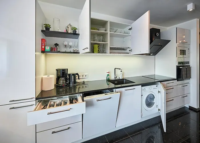 Kahe Magamistoaga Ja Suure Elutoaga 3-toaline Korter Vaatega Tallinna Aerikeskusele Tallinn