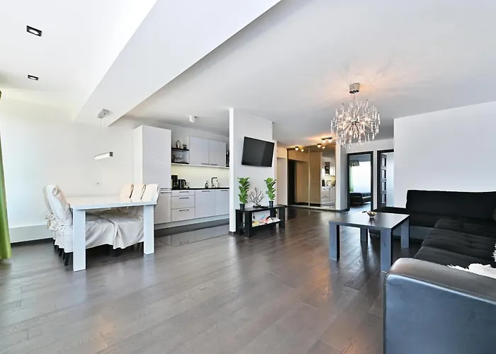 Kahe Magamistoaga Ja Suure Elutoaga 3-toaline Korter Vaatega Tallinna Aerikeskusele Lejlighed *